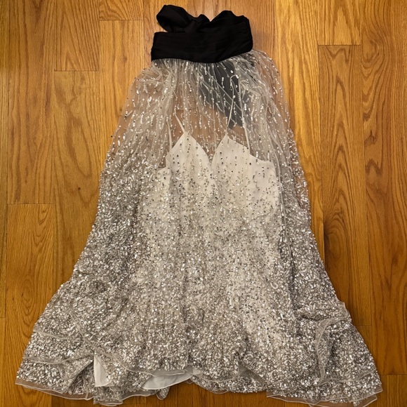 NEW Alice + Olivia Zenon Cape Mini Dress (white version) - Picture 4 of 9